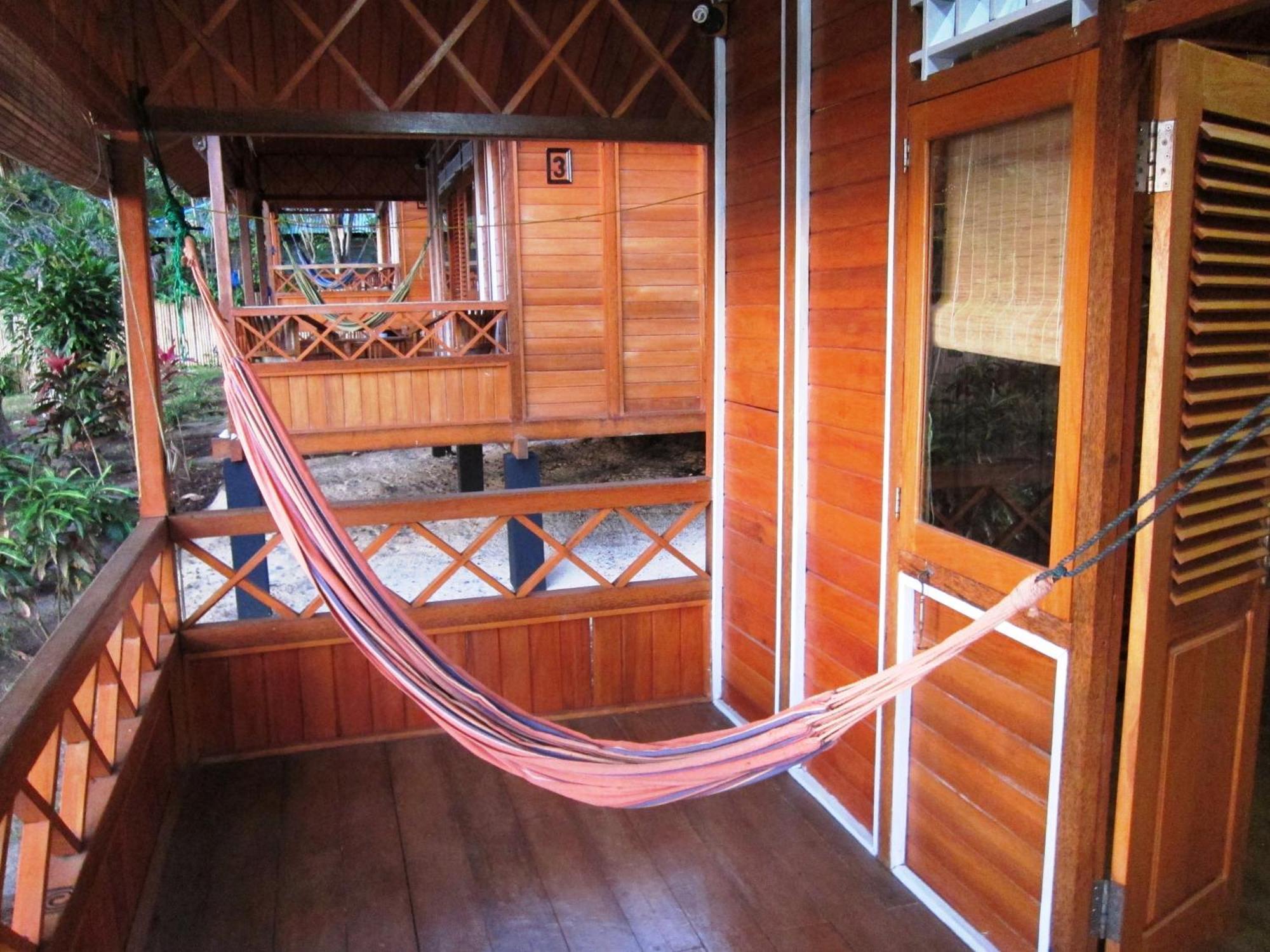 Raja Laut Dive Resort Bunaken Szoba fotó