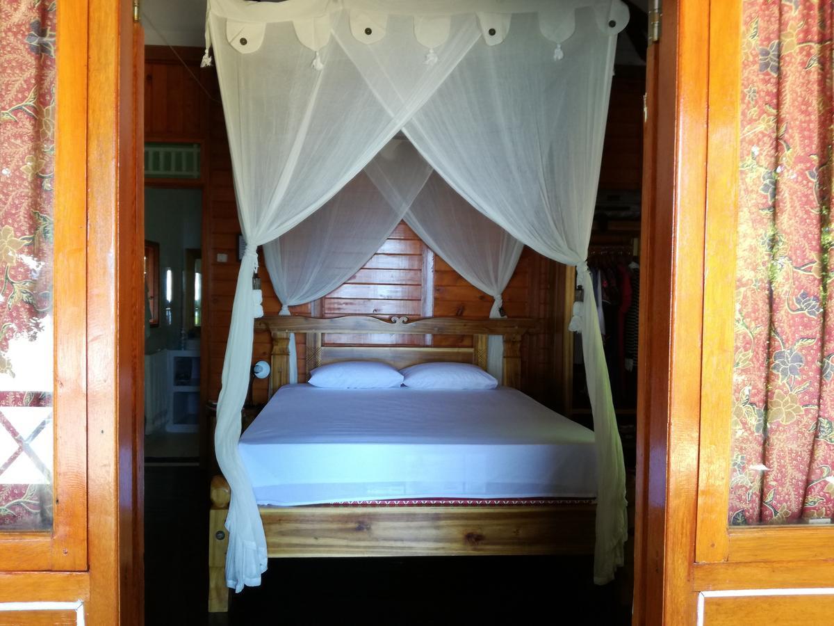 Raja Laut Dive Resort Bunaken Szoba fotó